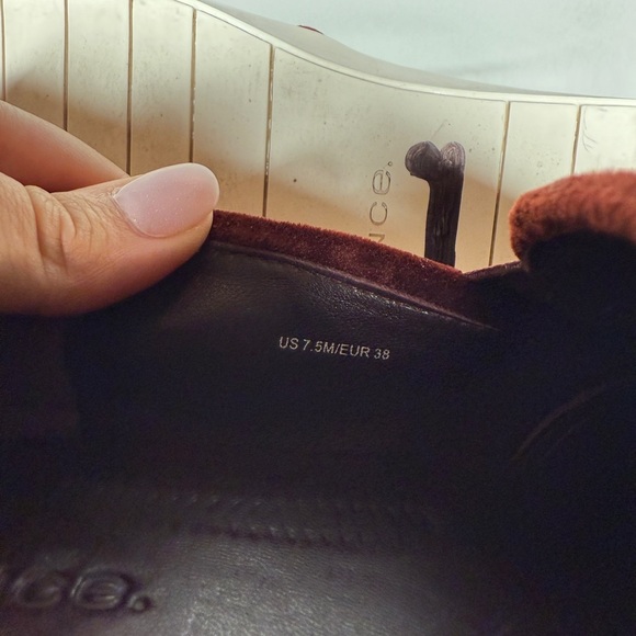 Vince Blair Velvet Slip On Shoes Red Size 7.5 - Picture 9 of 9